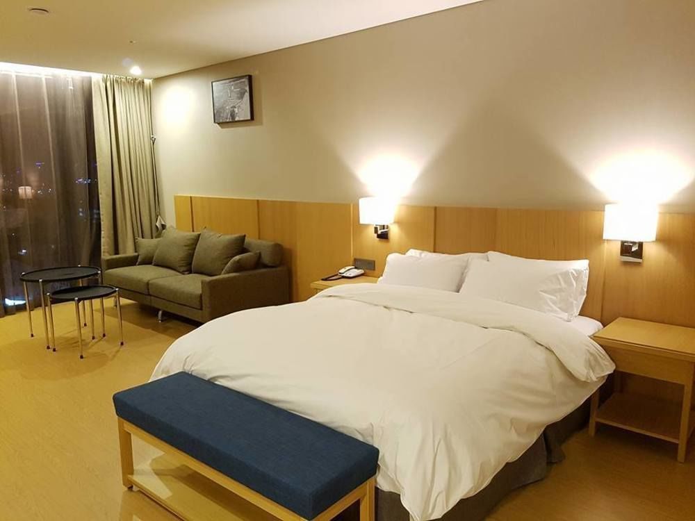 J Square Hotel And Wedding Jinju Dış mekan fotoğraf