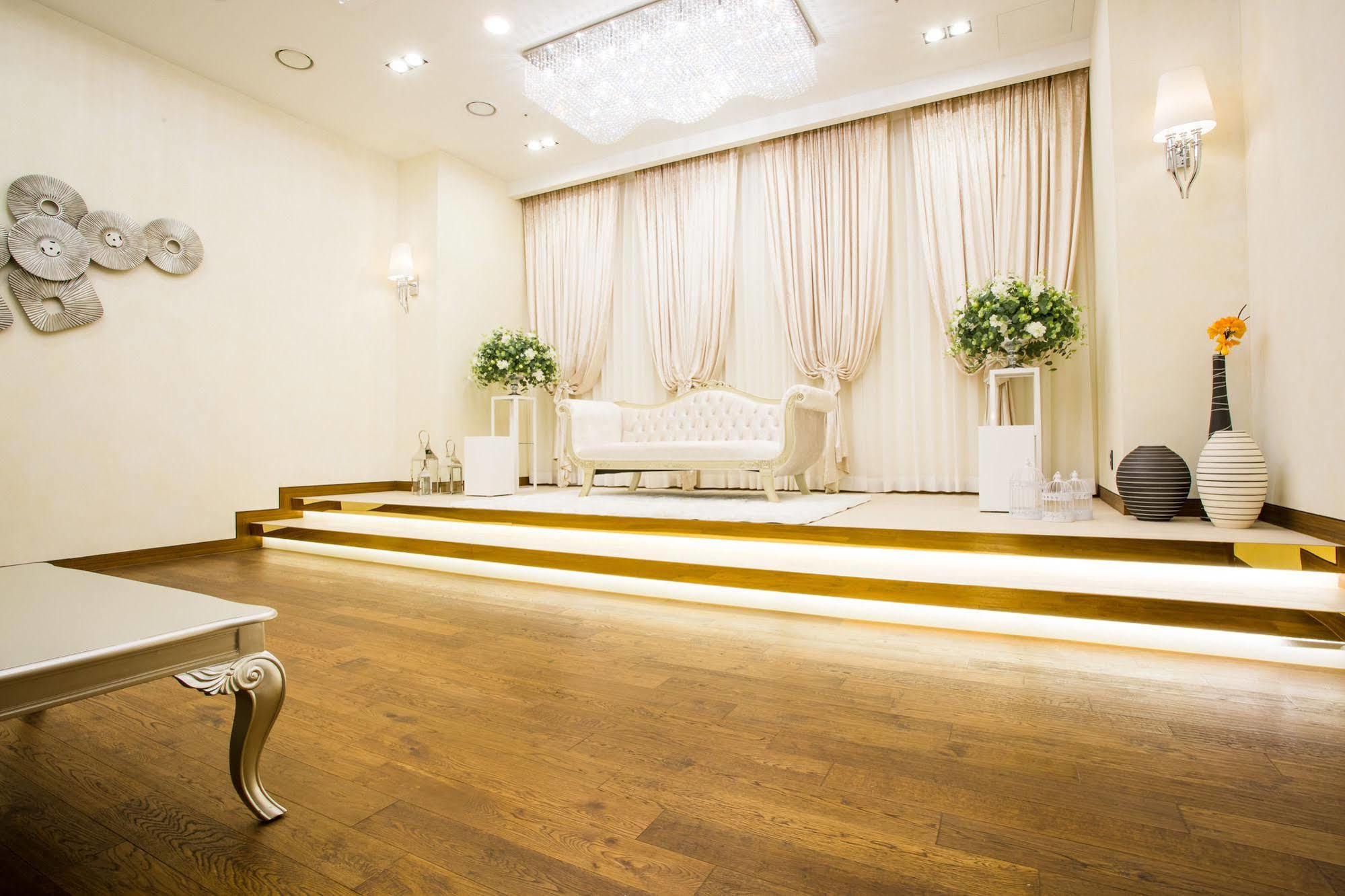 J Square Hotel And Wedding Jinju Dış mekan fotoğraf